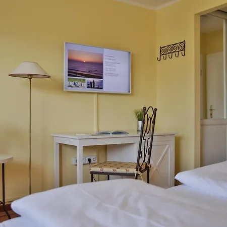 Hotel Duenenburg Westerland Room photo